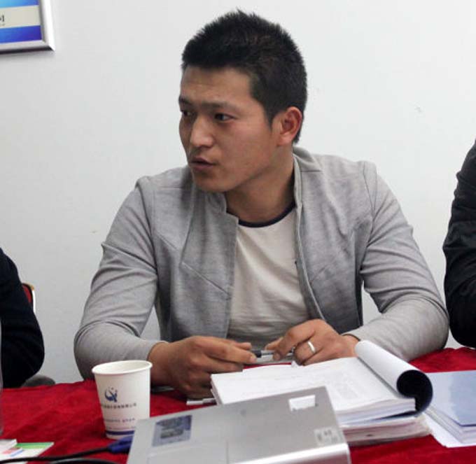 億誠公司總監(jiān)會(huì)議代表發(fā)言.jpg 億誠公司總監(jiān)會(huì)議代表發(fā)言.jpg