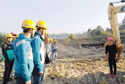 工程監(jiān)理現(xiàn)場(chǎng) 工程監(jiān)理現(xiàn)場(chǎng)