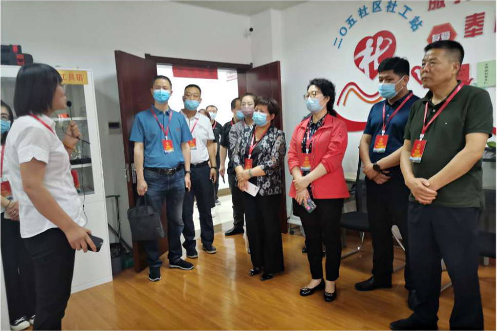 代表履職進行時|雁塔區(qū)人大電子城街道工委組織人大代表開展視察交流活動,億誠管理董事長李妮參加活動 代表履職進行時|雁塔區(qū)人大電子城街道工委組織人大代表開展視察交流活動,億誠管理董事長李妮參加活動